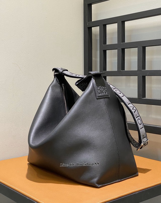 Loewe專櫃2022新款Cubi行李袋肩背包 羅意威Cubi Anagram單肩腋下斜挎包 11325 lyw1250